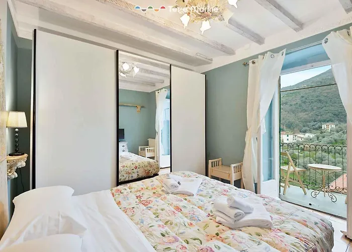 La Petite * Λα Σπέτσια